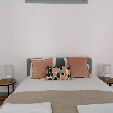Stunning With Yard In Alfama Lisbon