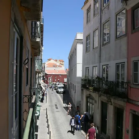 Stunning With Yard In Alfama *