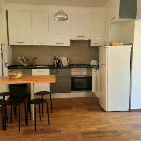 Stunning With Yard In Alfama Apartment *